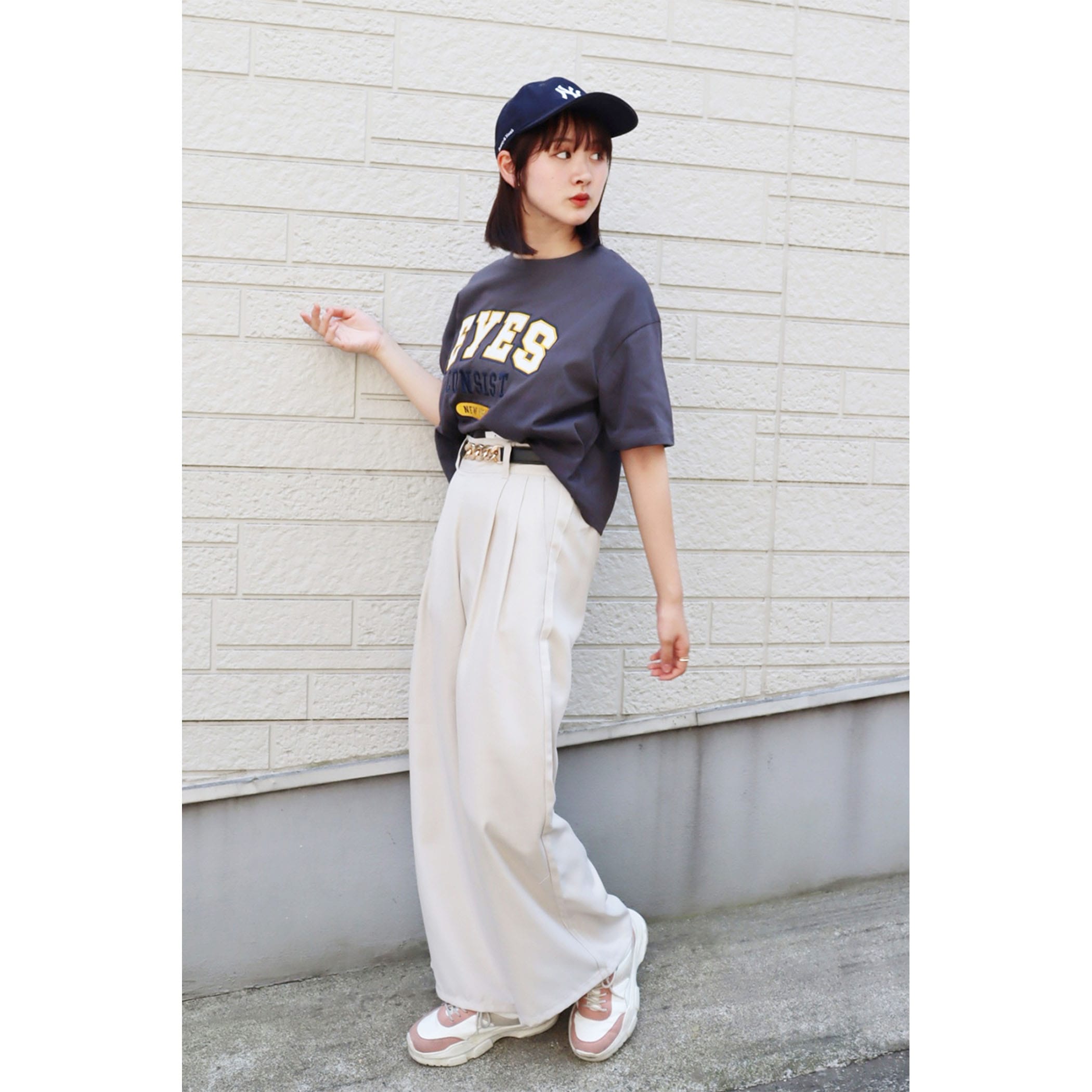 チェーンベルト付きワイドパンツ