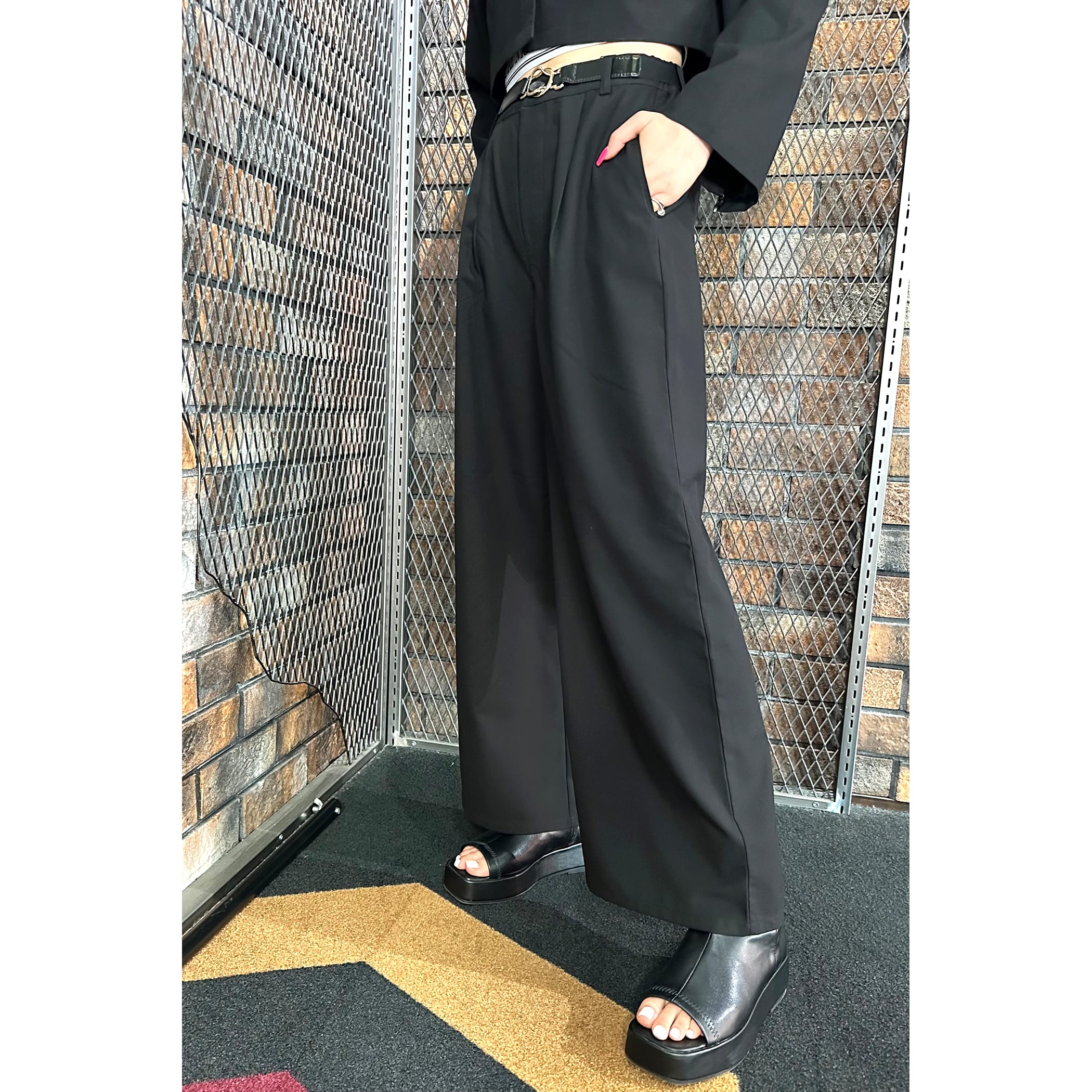 ベルト付きワイドパンツ