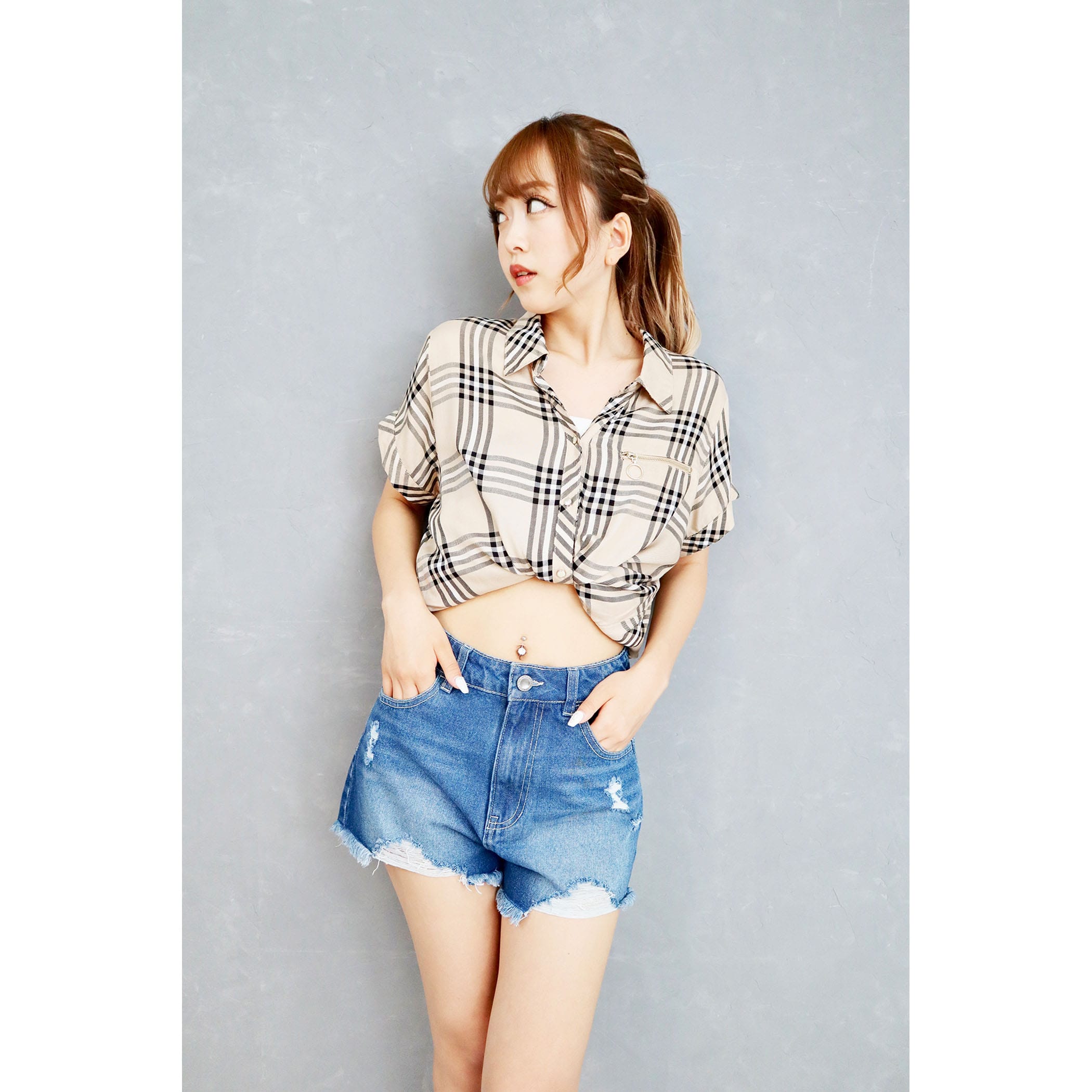 裾フリンジデニムショートパンツ