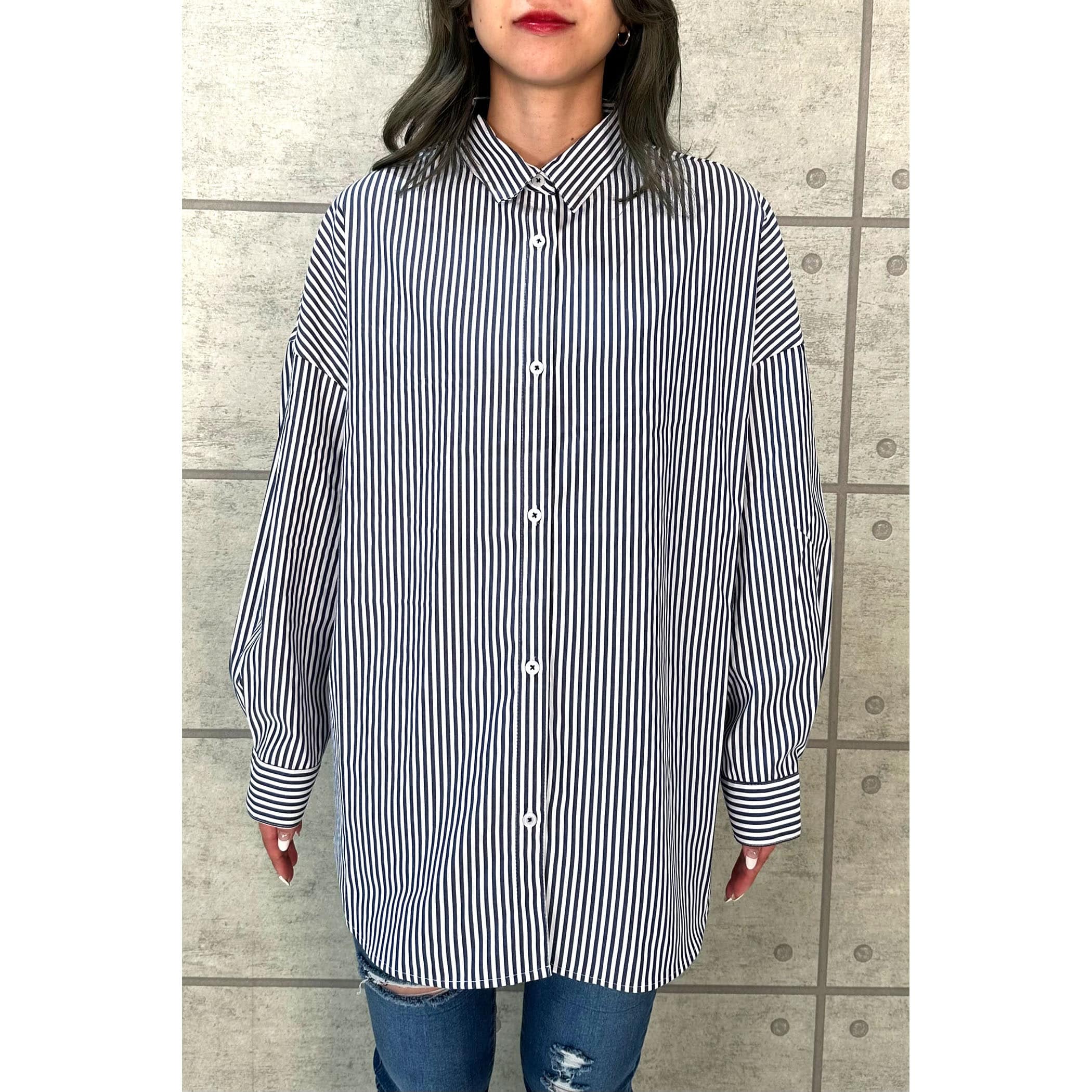 バックロゴストライプシャツ