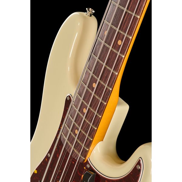 Fender AV II 60 P Bass RW OWT