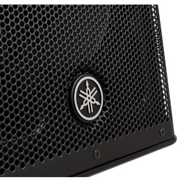 Yamaha DXR8 MKII Bundle