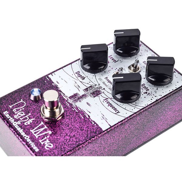 EarthQuaker Devices Night Wire V2 Harmonic Tremolo