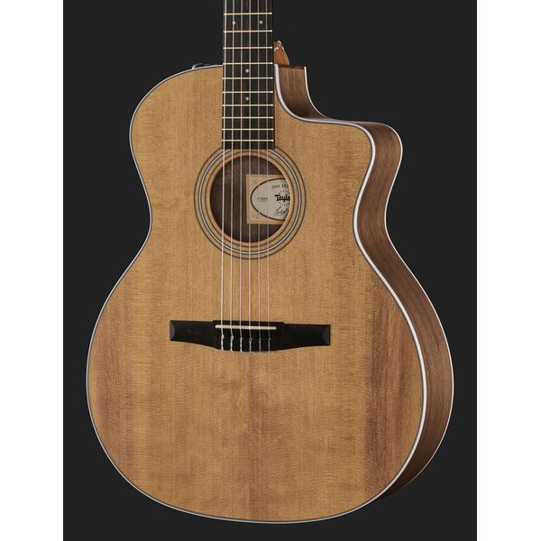 Taylor 214ce-N Spruce/Walnut