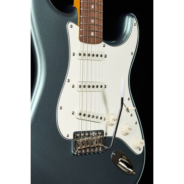 Squier CV 60s Strat LPB Bundle