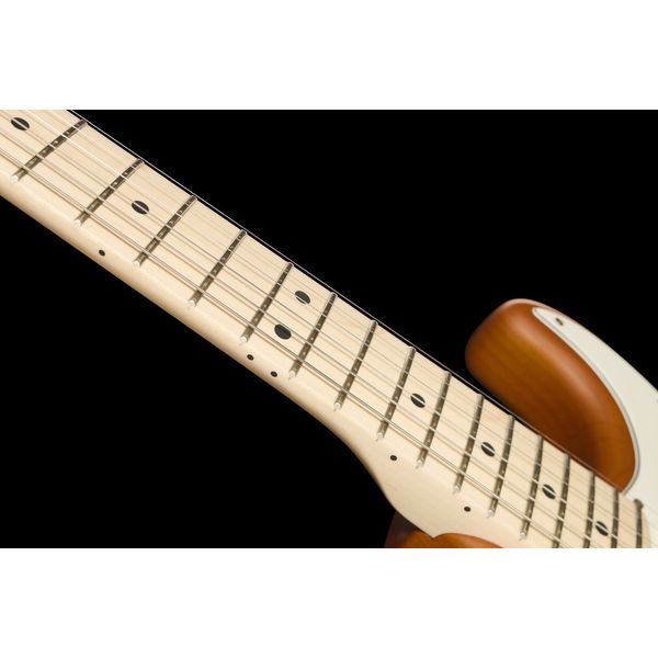 Fender Exclusive Am Strat MN STN HNYB