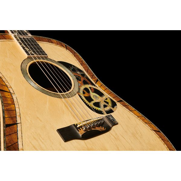 Martin Guitar D-200 Deluxe