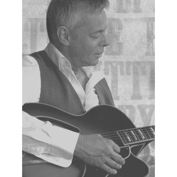 Hal Leonard Tommy Emmanuel Little By Littl