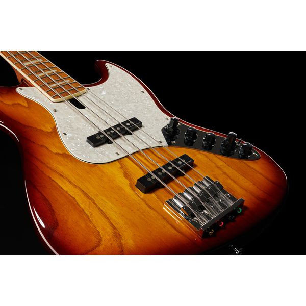 Marcus Miller V8-4 TS