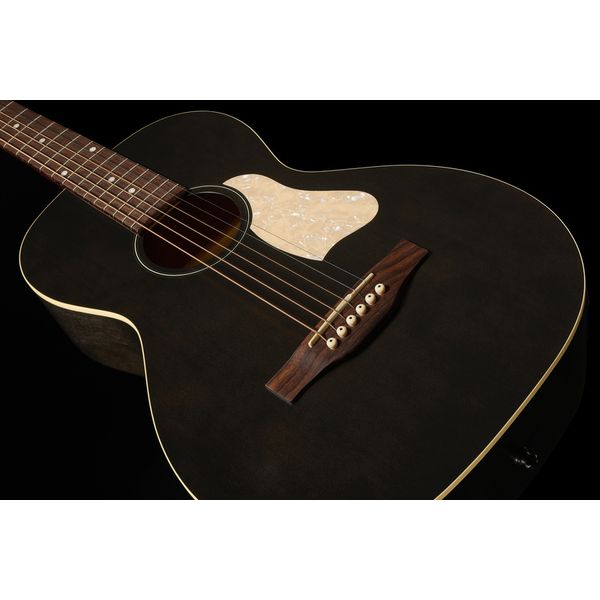 Art & Lutherie Roadhouse Faded Black A/E