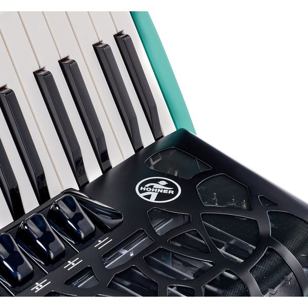 Hohner Bravo III 72 myColor Wind