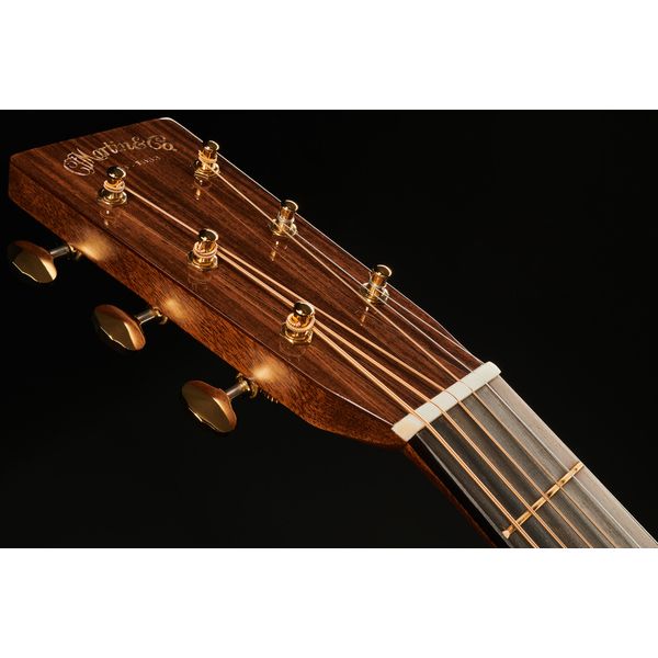 Martin Guitar OM-28 Modern Deluxe