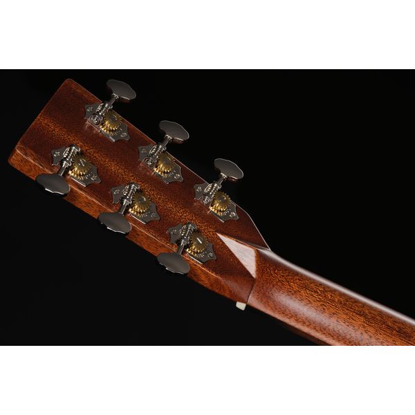 Martin Guitar D-28 Satin Amberburst