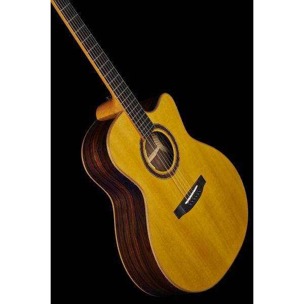 Lakewood J-45 Custom CP Showroom