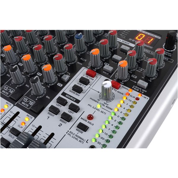 Behringer Xenyx X2222USB HP Bundle