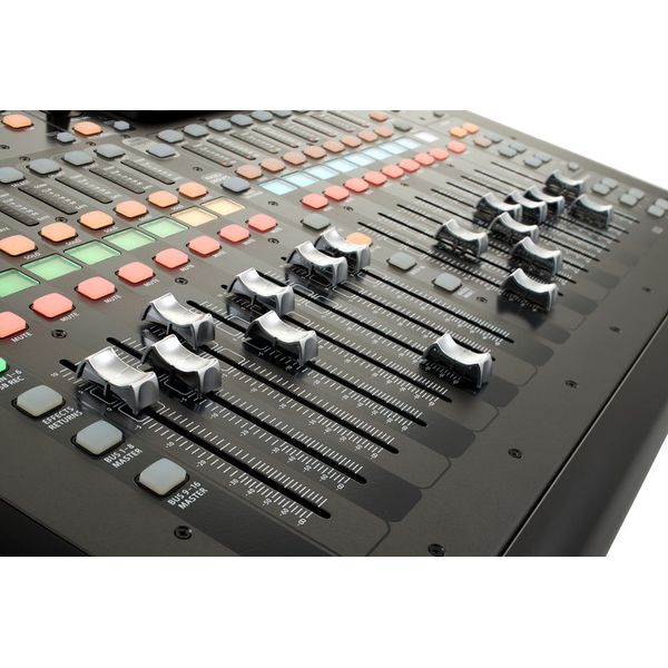 Behringer X32 Compact