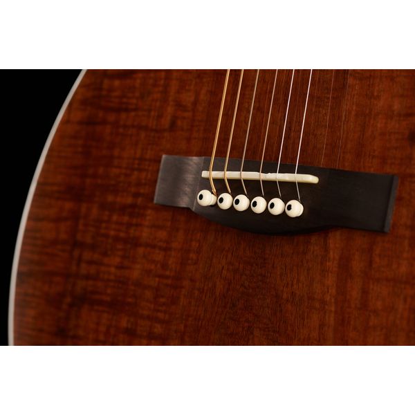 Guild OM-260CE Deluxe BW