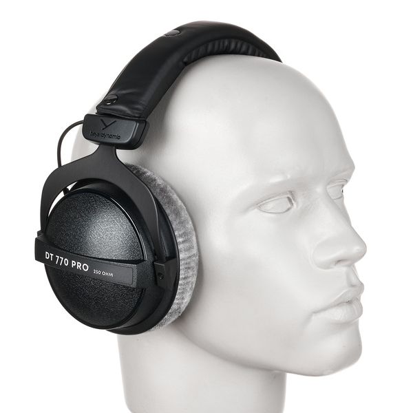 beyerdynamic DT-770 Pro 250 Ohm