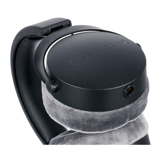 beyerdynamic DT 700 PRO X