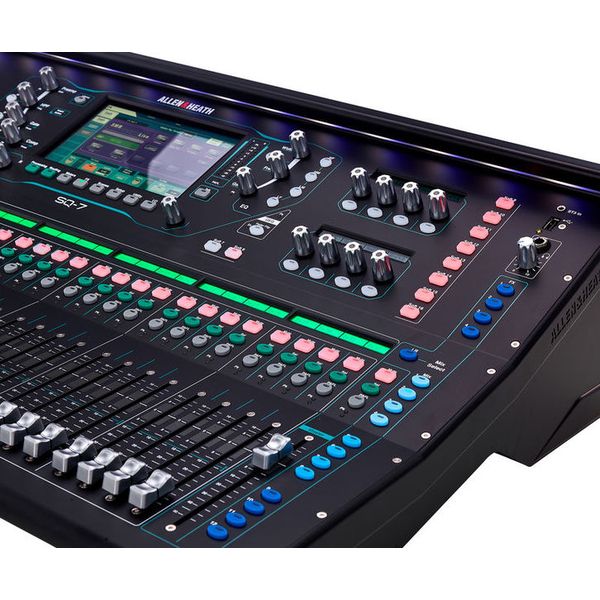 Allen & Heath SQ7