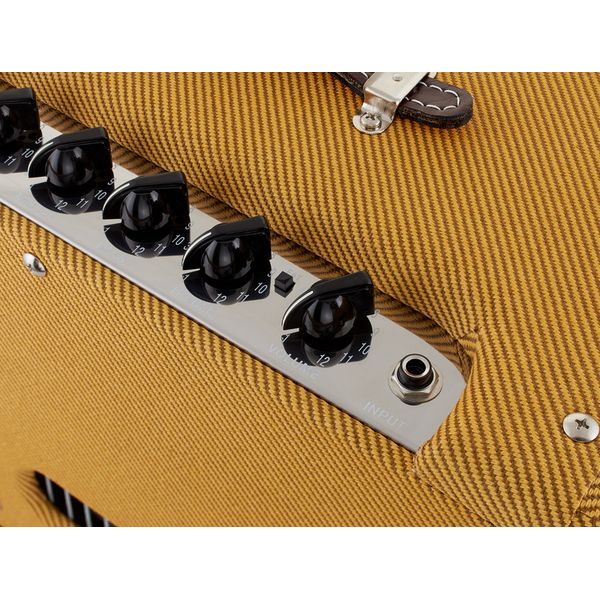 Fender Blues Junior Lacquered Bundle