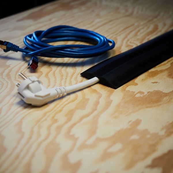 Adam Hall 859C 10 M3