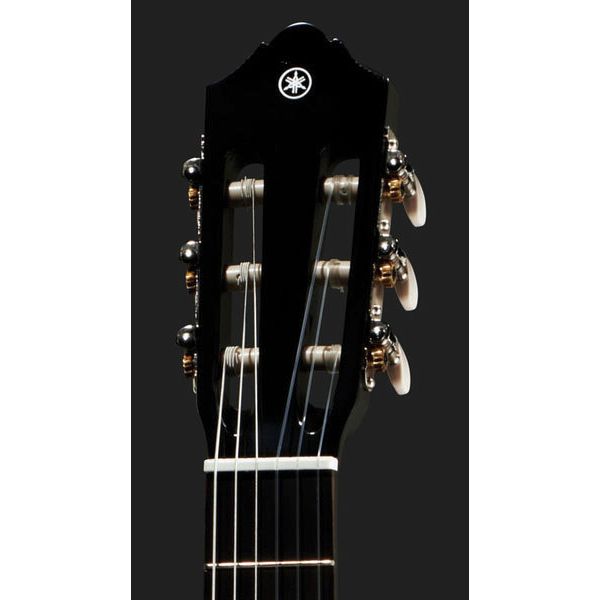 Yamaha C40 BL Bundle 2