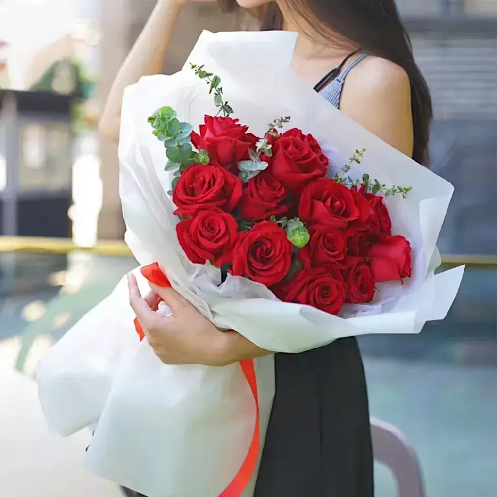 Love in the heart-16 fine red roses