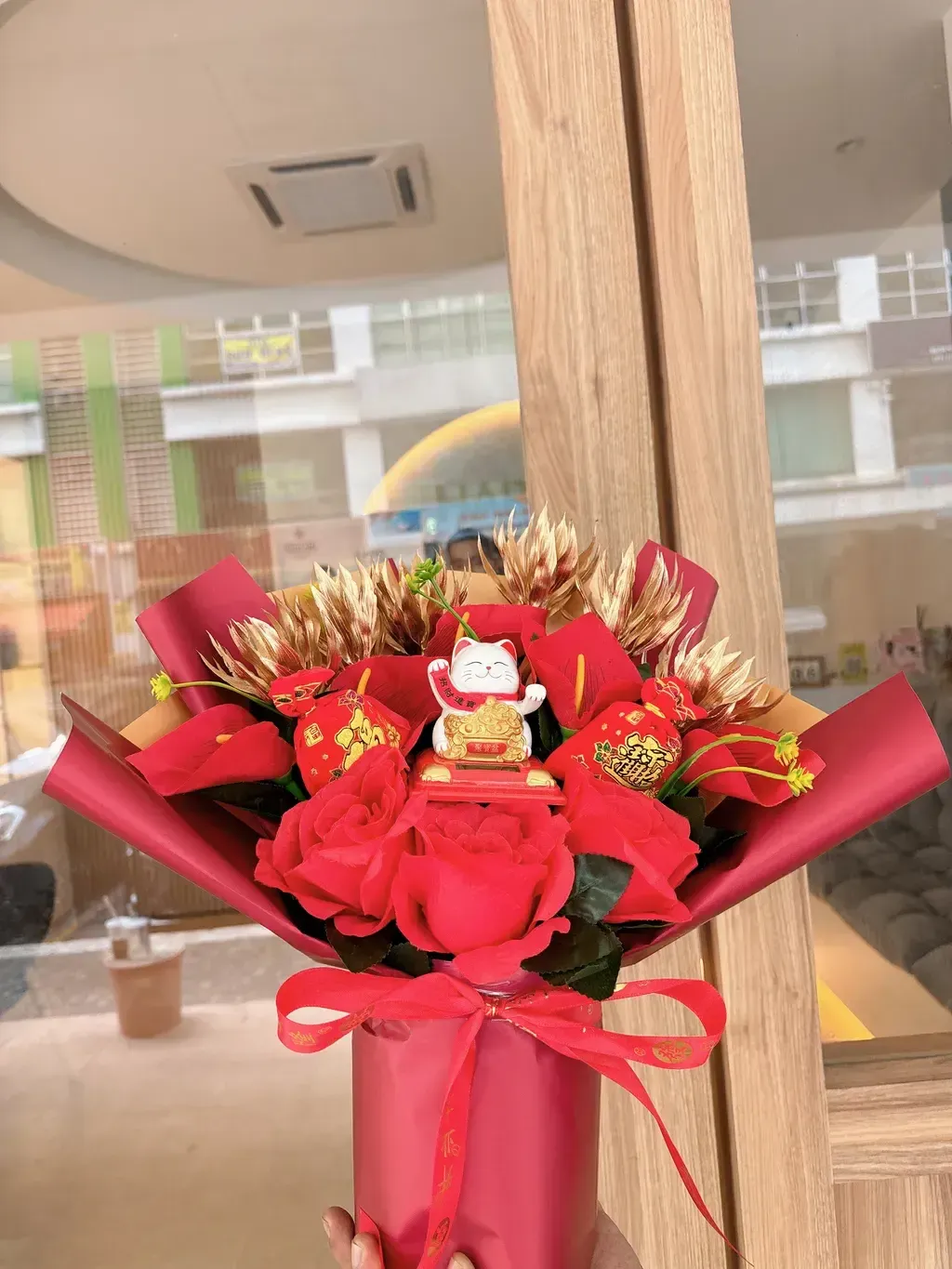 Lucky Cat Opening Flower Bouquet 225