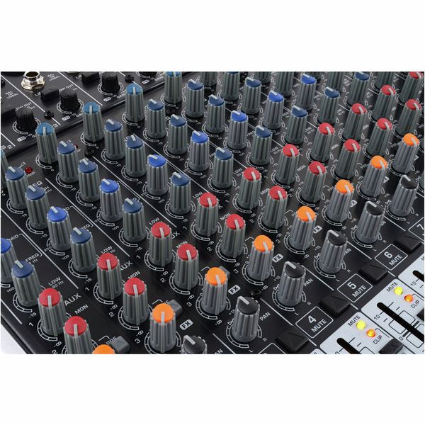Behringer Xenyx X2222USB