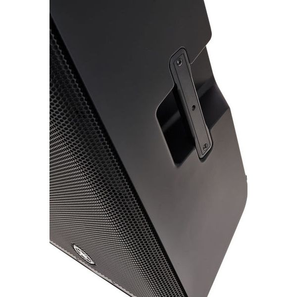 Yamaha DXR15 MKII Bundle