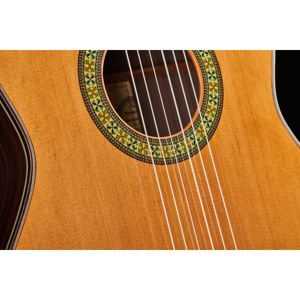 Alhambra 11 P w/Case