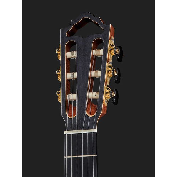 Höfner HM89-CE Master Classic Guitar