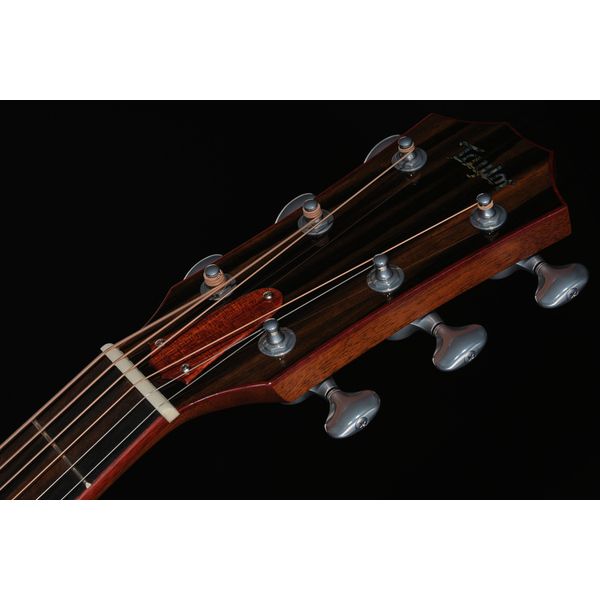 Taylor Custom #25: Le Rouge