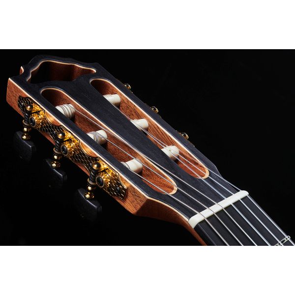 Höfner HM89-CE Master Classic Guitar