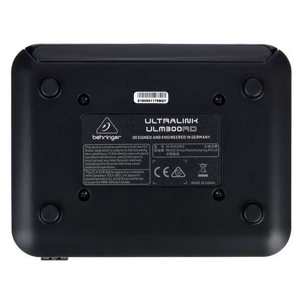 Behringer ULM302MIC Bag Bundle