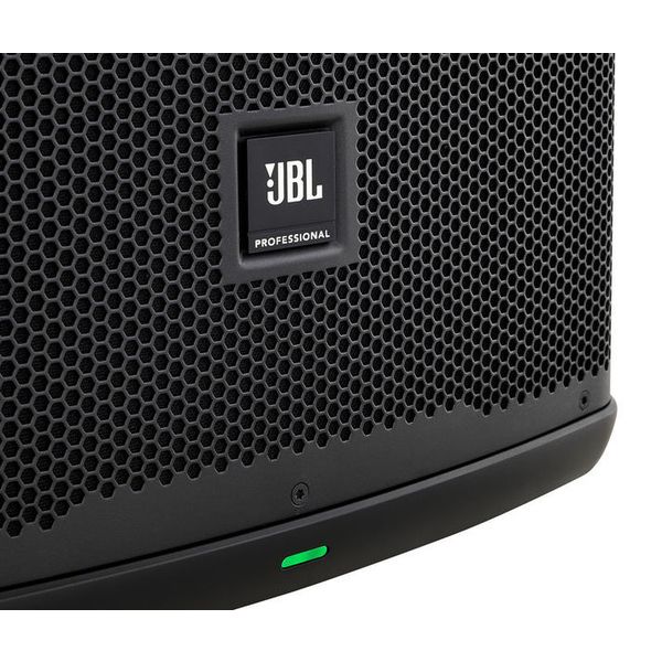 JBL EON715