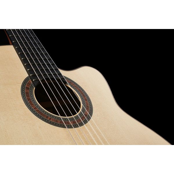 Höfner HM89-CE Master Classic Guitar