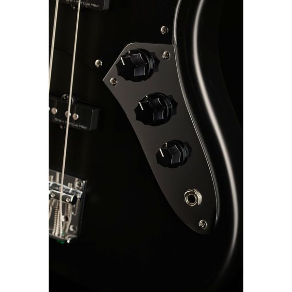 Marcus Miller V3P-4 BKS