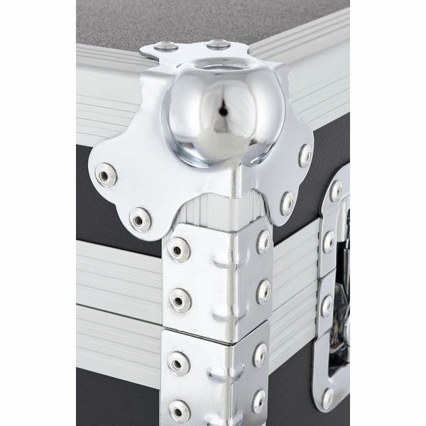 Flyht Pro Case Stacking 1