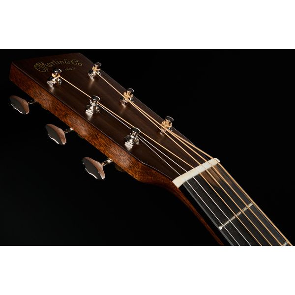 Martin Guitar D-16E-01 LH