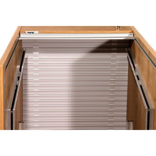 Thon Studio L-Rack 17U Media oak