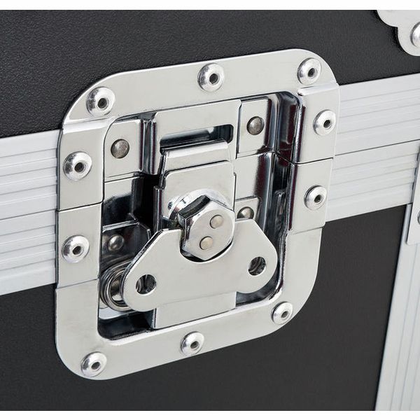 Flyht Pro Case Stacking 1