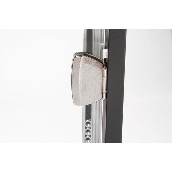 Thon Glass Door 20U Studio