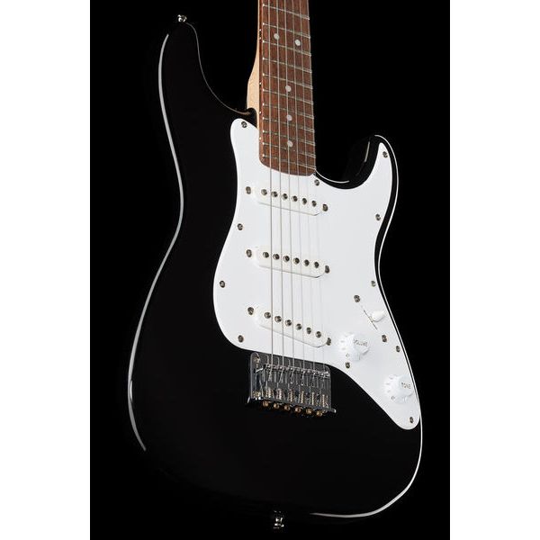 Squier Mini Strat V2 BK IL Bundle