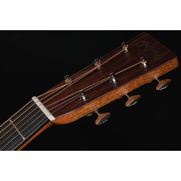 Martin Guitar 00028