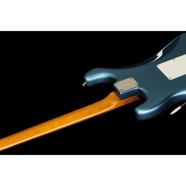 Squier CV 60s Strat LPB Bundle