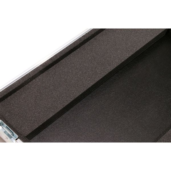 Thon Case Allen & Heath QU-6