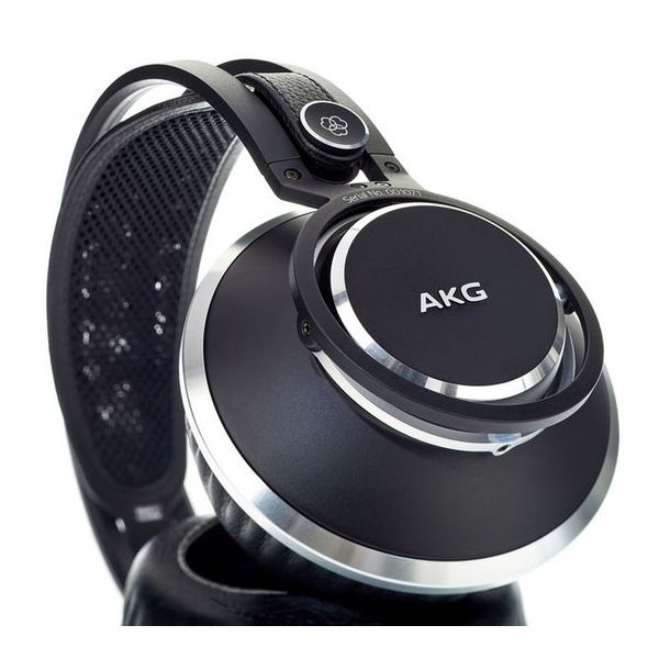 AKG K-872
