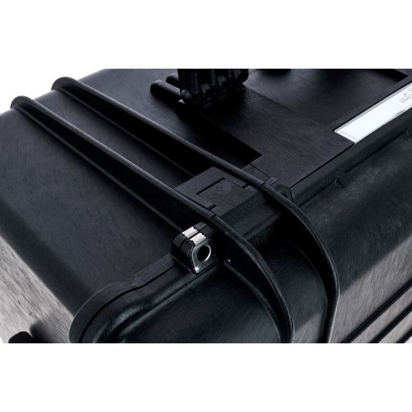 Explorer Cases 5833.B Black